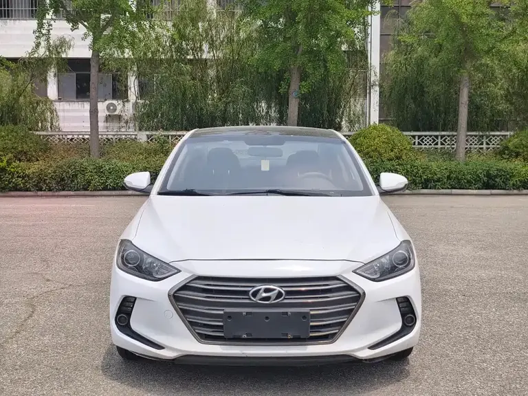 Hyundai Elantra 1.6 L Auto 15 Anniversary Special Edition