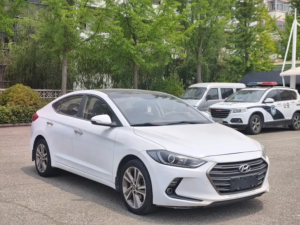 Elantra 1.6 L Auto 15 Anniversary Special Edition