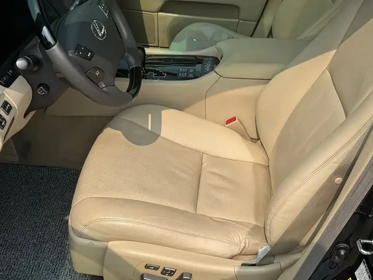 Lexus LS 460 L Distinguished