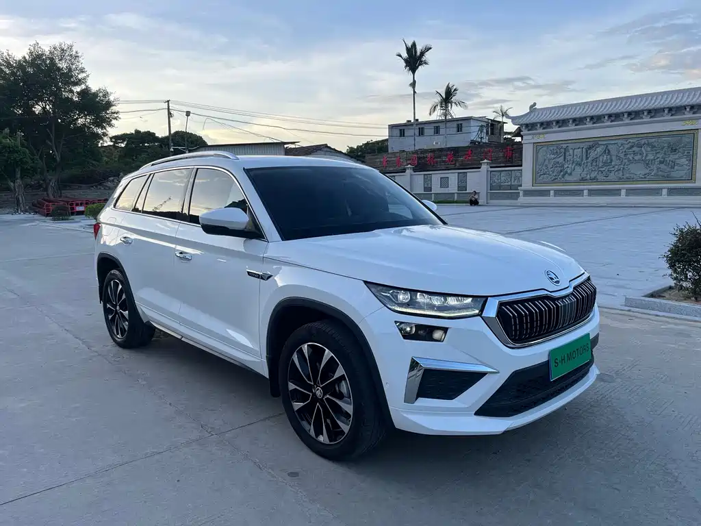 Kodiaq Facelift TSI330 7-seat 2 WD Luxury Enjoyment