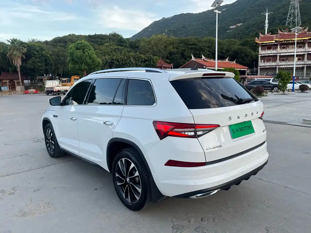 Kodiaq Facelift TSI330 7-seat 2 WD Luxury Enjoyment