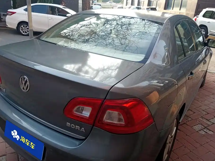 Bora 1.6 L Auto Fashion