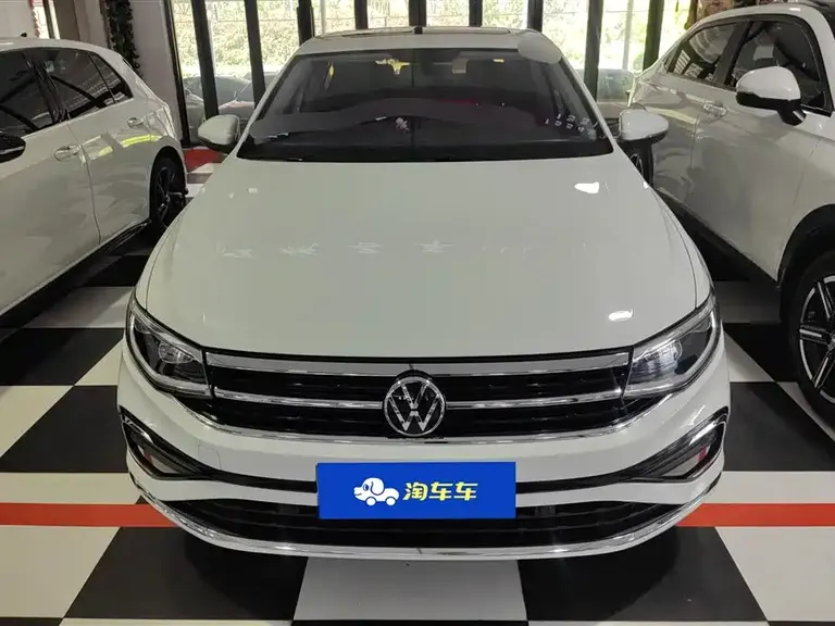 Volkswagen Bora 200 TSI DSG Joy Travel