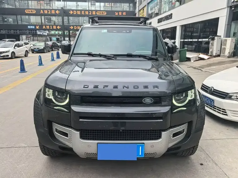Land Rover Defender 110 3.0 T P400 Dark Special Edition