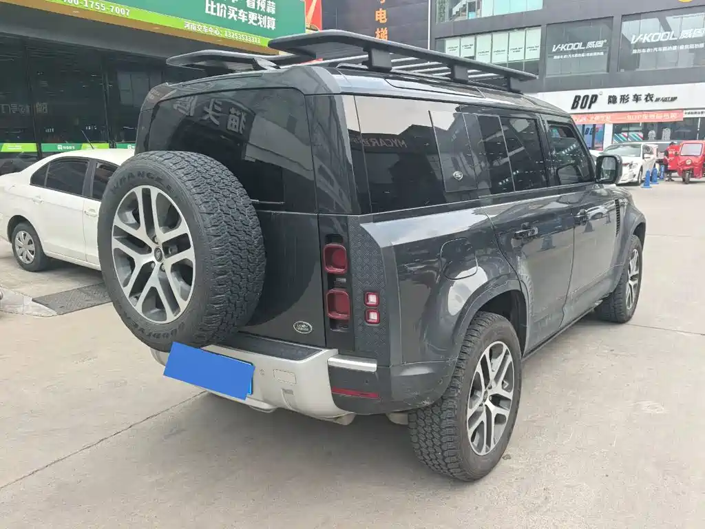 Land Rover Defender 110 3.0 T P400 Dark Special Edition