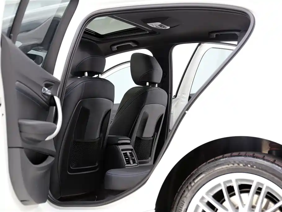 BMW 1 Series (Import) 120 i M Sport Package