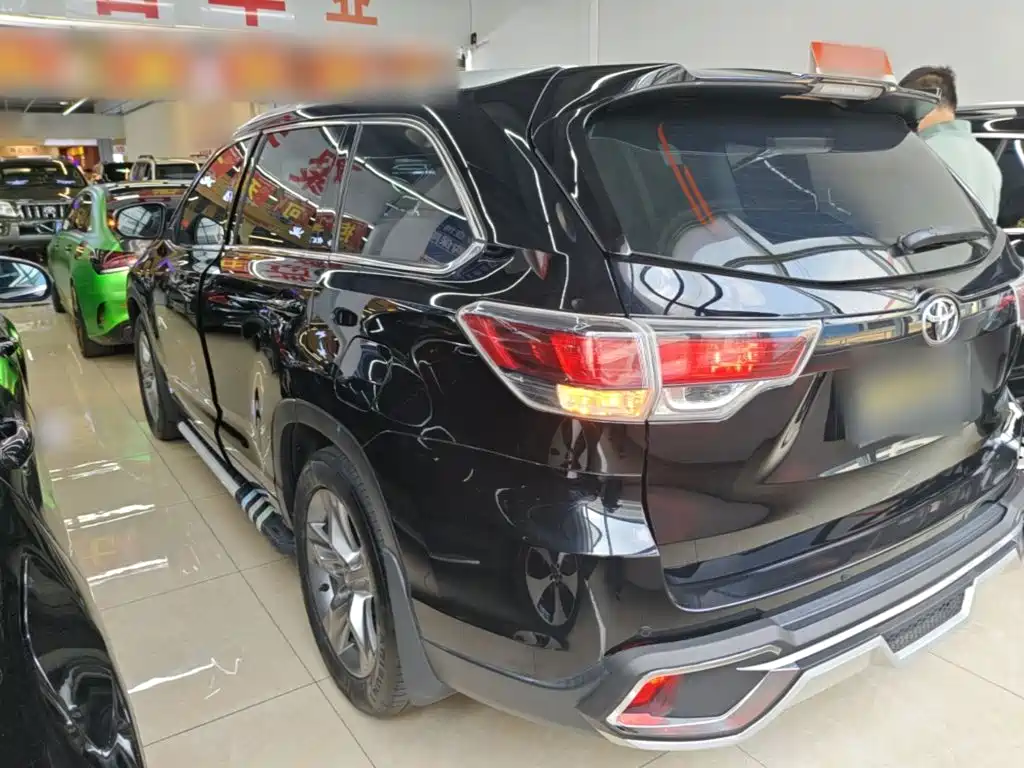Highlander 2.0 T 4 WD Luxury 7-seat