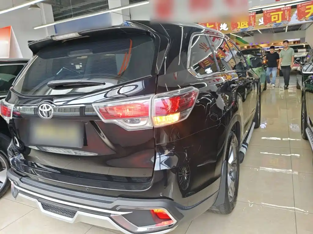 Highlander 2.0 T 4 WD Luxury 7-seat