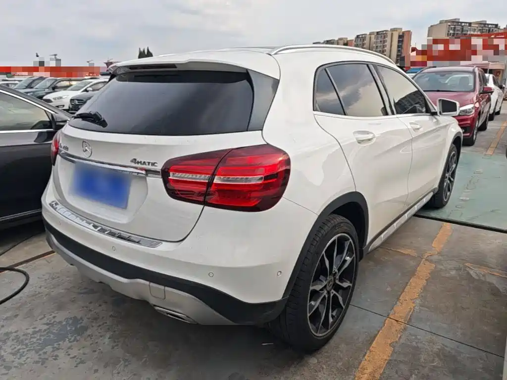Mercedes-Benz GLA GLA 220 4 MATIC Luxury