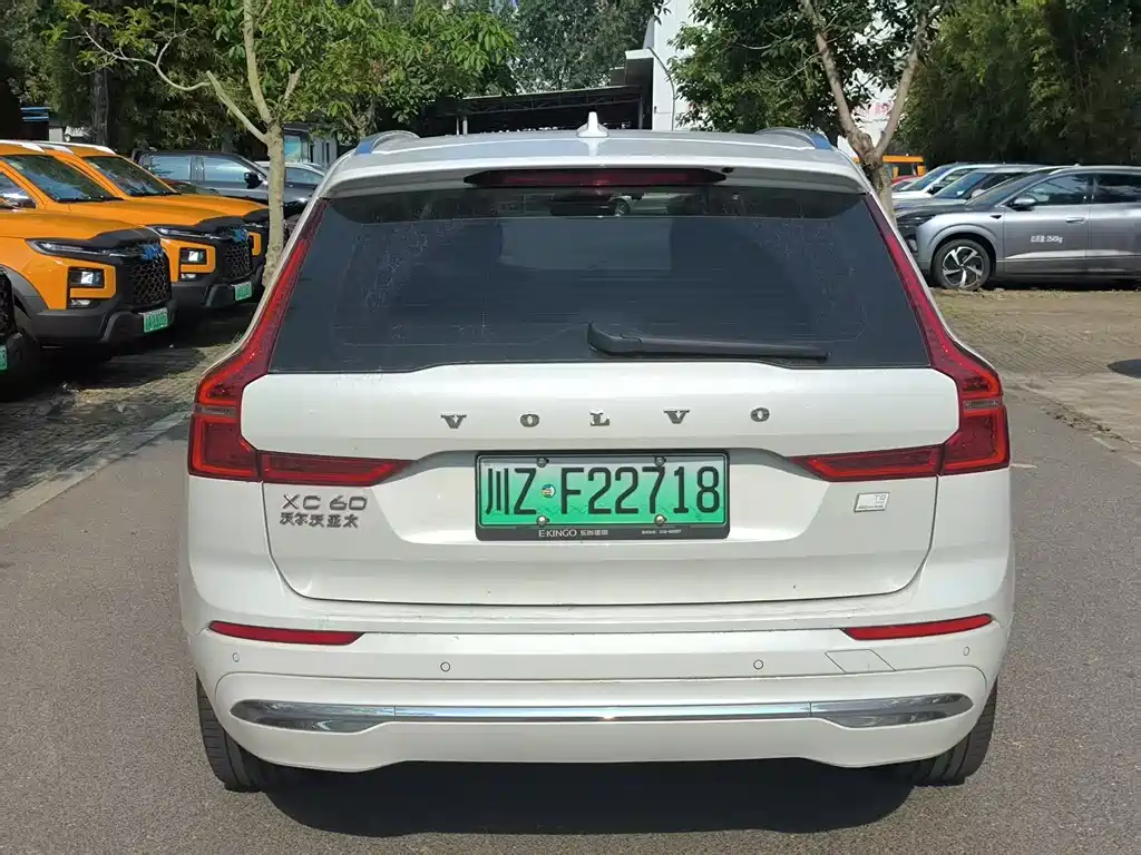 Volvo XC60 PHEV T8 PHEV Long Range 4 WD Smart Vision Luxury