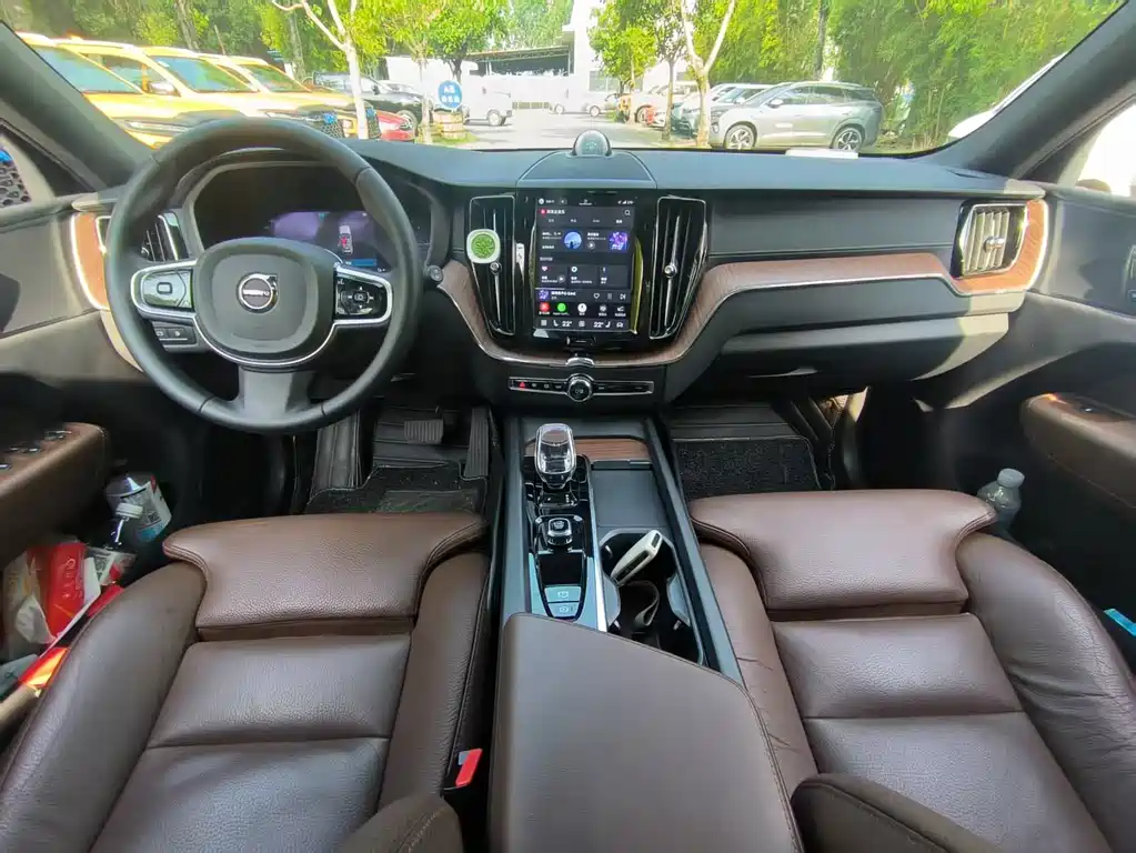 Volvo XC60 PHEV T8 PHEV Long Range 4 WD Smart Vision Luxury