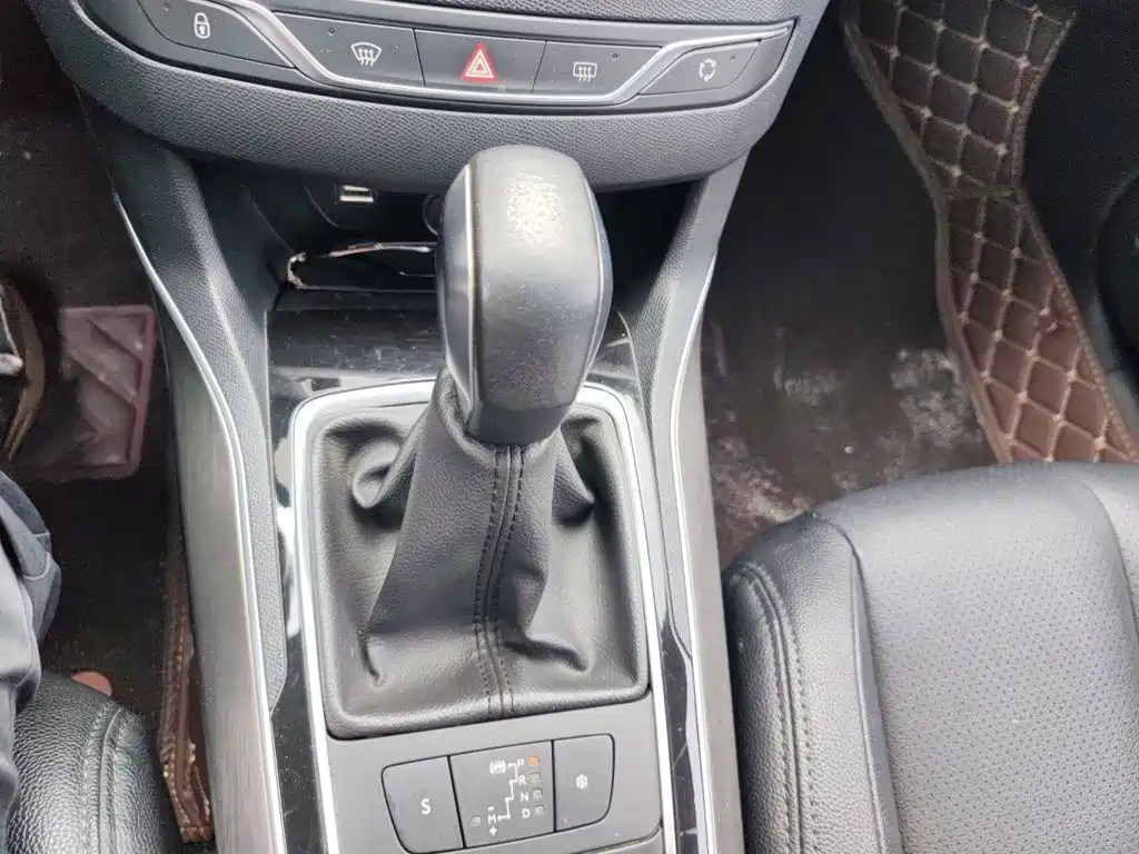 Peugeot 408 1.8 L Auto Luxury