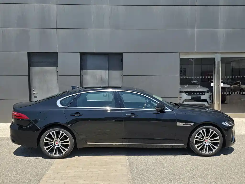 Jaguar XFL 2.0 T P250 2 WD Premium Luxury