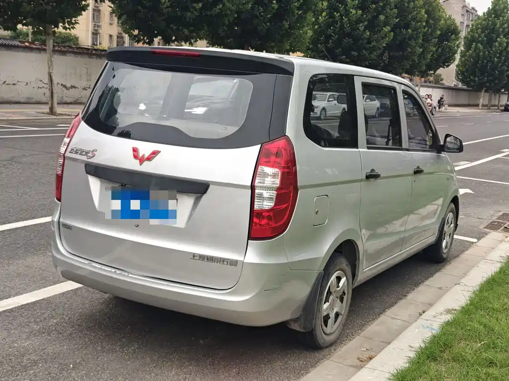 Wuling Hongguang 1.5 L Facelift S Comfort