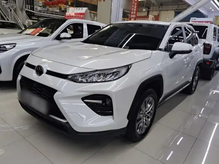 Toyota Wildlander 2.0 L CVT 2 WD Luxury PLUS