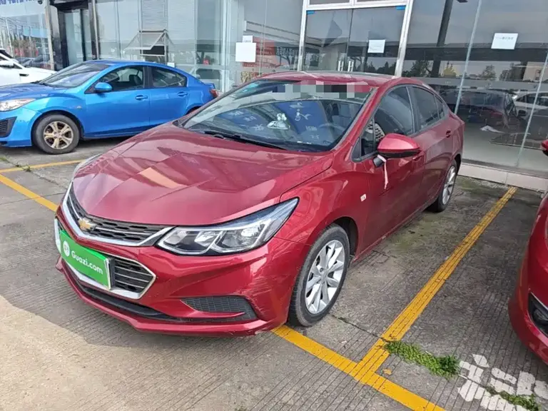 Chevrolet Cruze 320 Auto Pioneer Sunroof