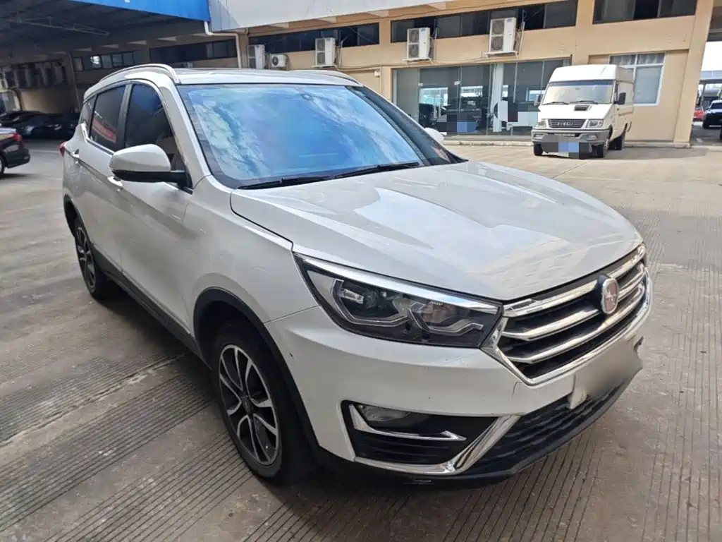 Hanteng X5 1.5 T CVT Luxury