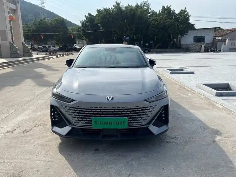 Changan UNI-V 1.5 T Distinguished