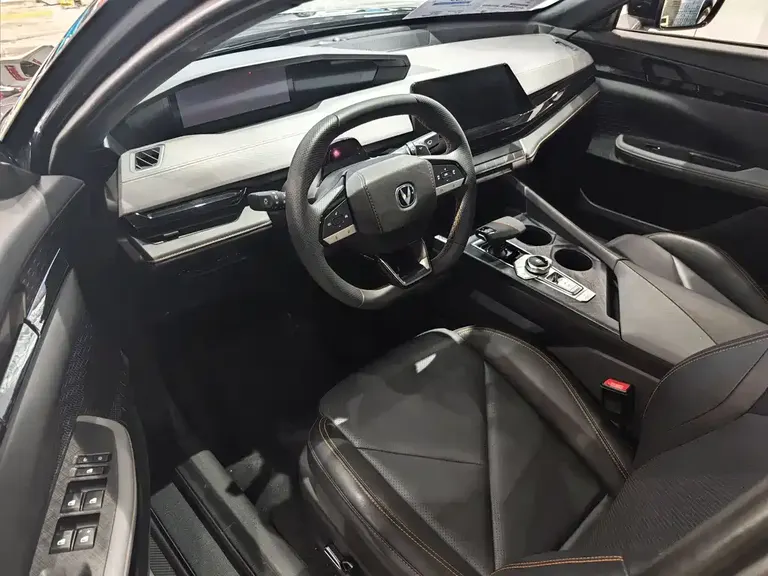 Changan UNI-V 1.5 T Distinguished