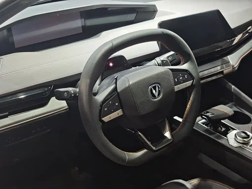 Changan UNI-V 1.5 T Distinguished