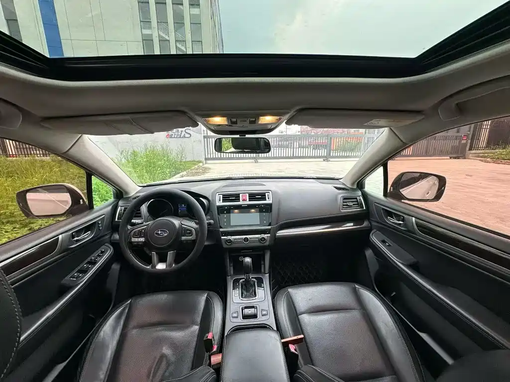 Outback 2.5 i Luxury Navigation