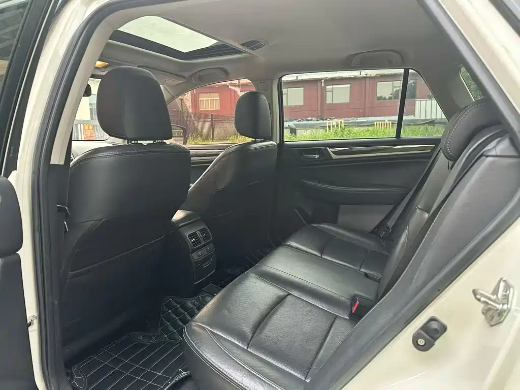 Outback 2.5 i Luxury Navigation