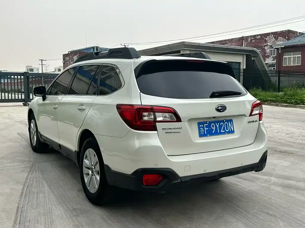 Outback 2.5 i Luxury Navigation