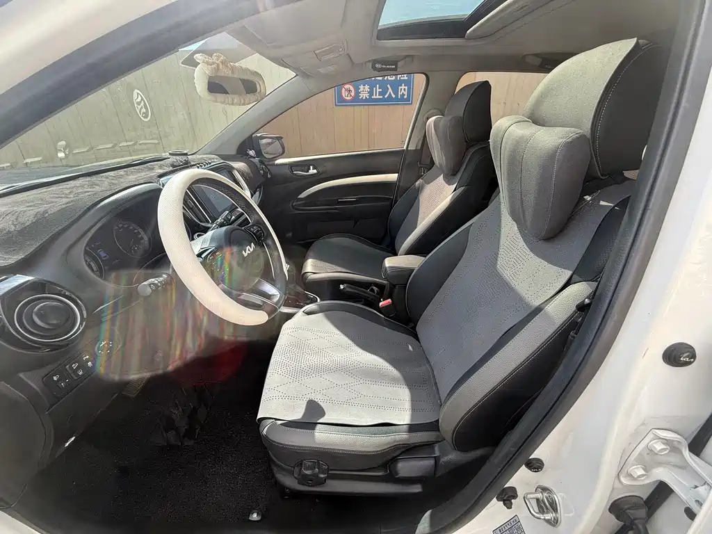 Stonic 1.4 L CVT Fun Enjoyment Sunroof