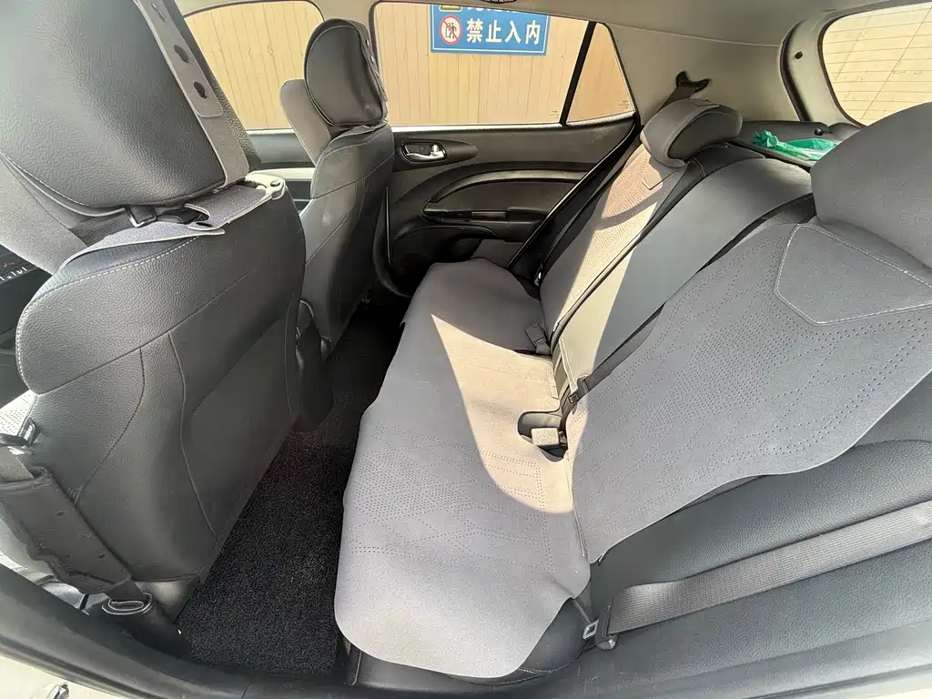 Stonic 1.4 L CVT Fun Enjoyment Sunroof
