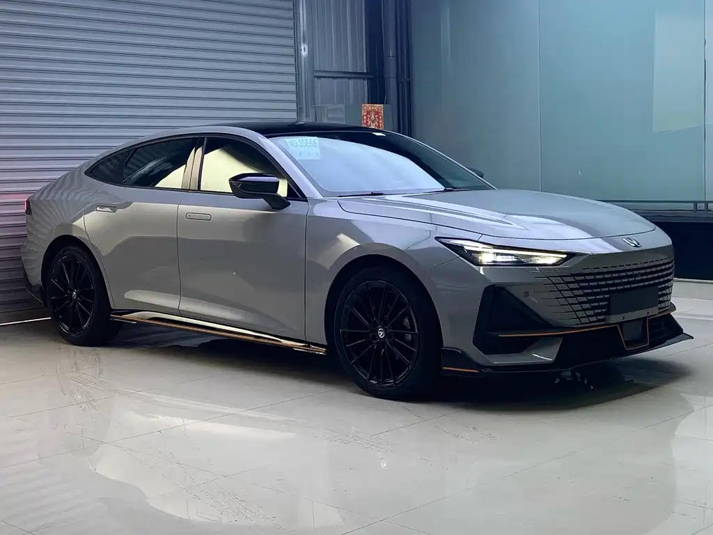 Changan UNI-V 1.5 T Sport