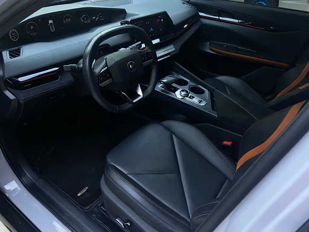 Changan UNI-V 1.5 T Sport