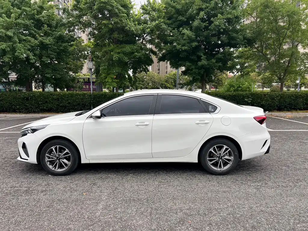 Kia K3 起亚K3 2023款 1.5 L CVT舒适版