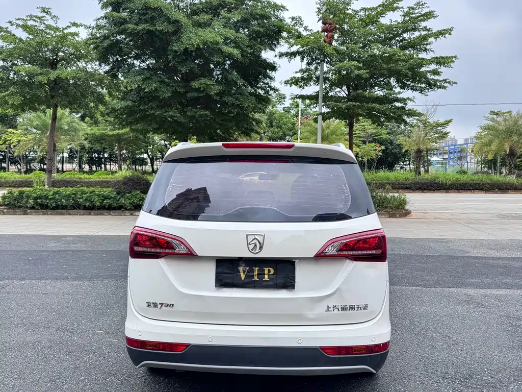 Baojun 730 1.5 L Manual Fashion 7-seat