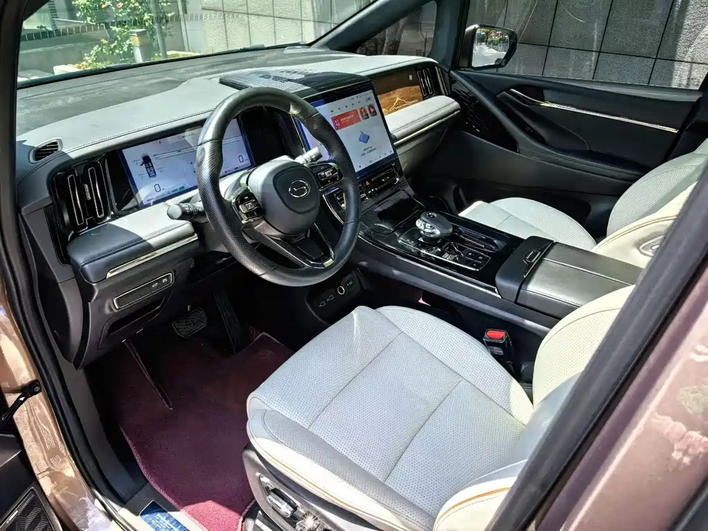 GAC Trumpchi M8 Grandmaster Series Dual Engine Royal