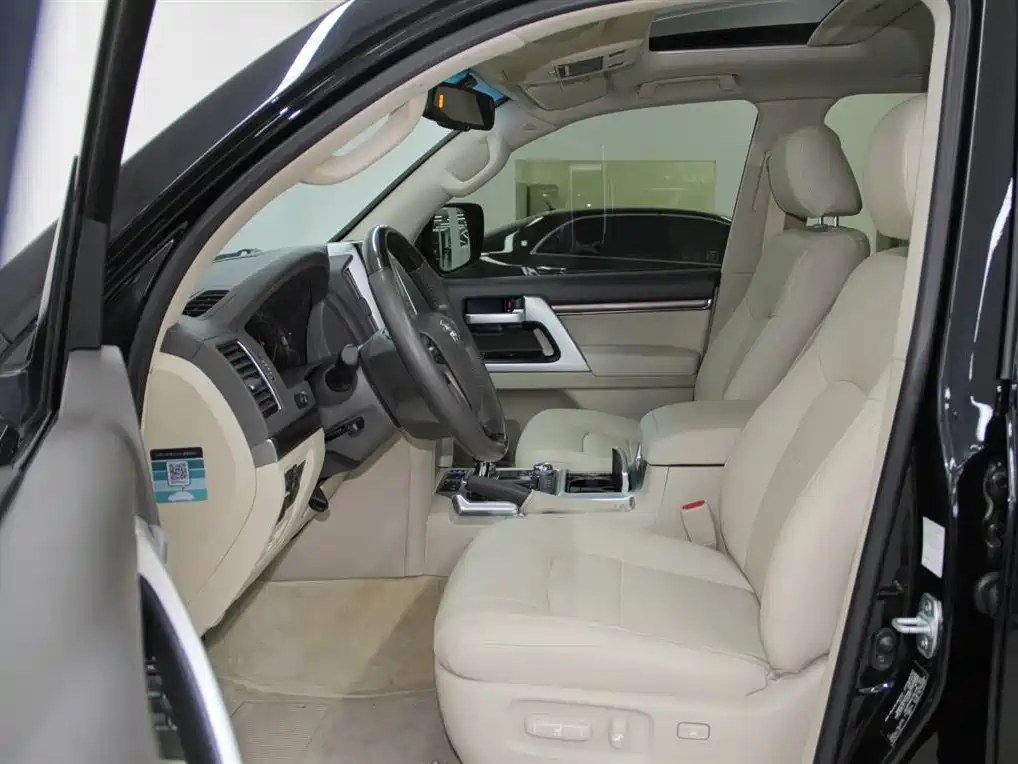 Land Cruiser (Import) 5.7 L Middle East