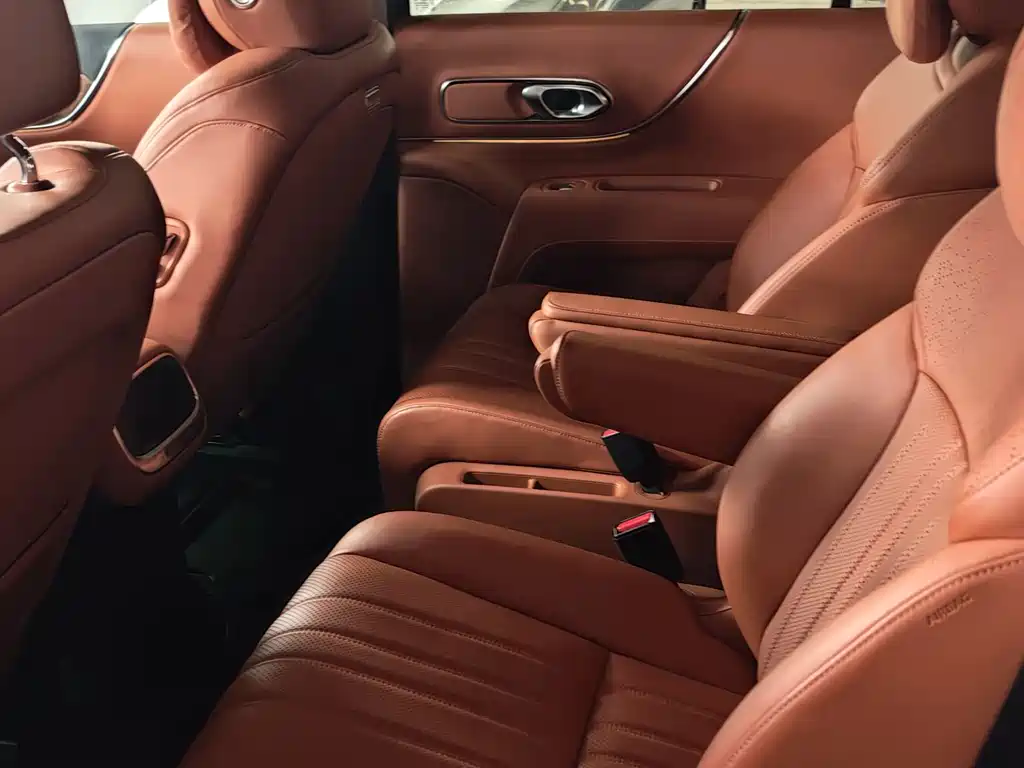 Trumpchi Xiangwang S9 Qiankun UItra 6-seat