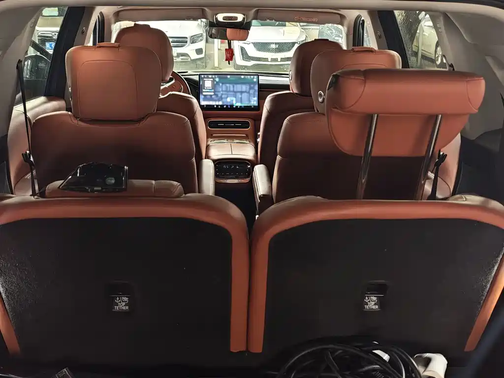 Trumpchi Xiangwang S9 Qiankun UItra 6-seat