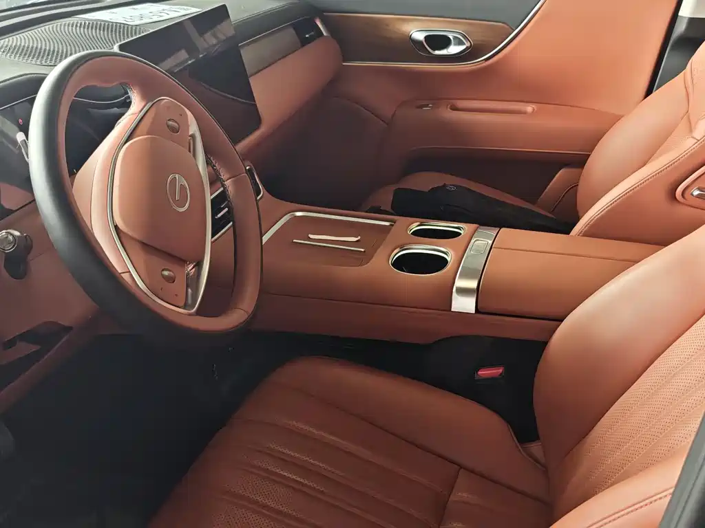 Trumpchi Xiangwang S9 Qiankun UItra 6-seat
