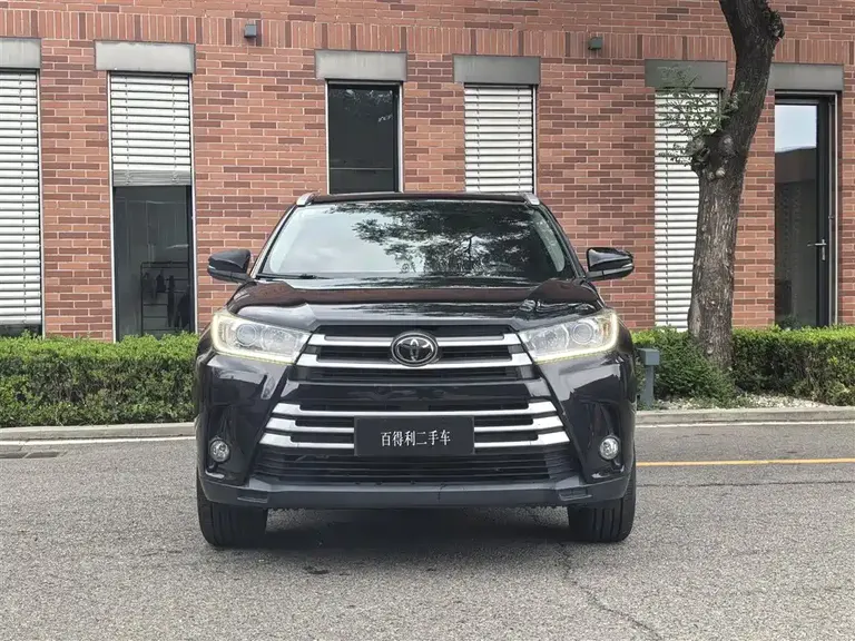 Toyota Highlander 2.0 T 4 WD Luxury 7-seat CN-V