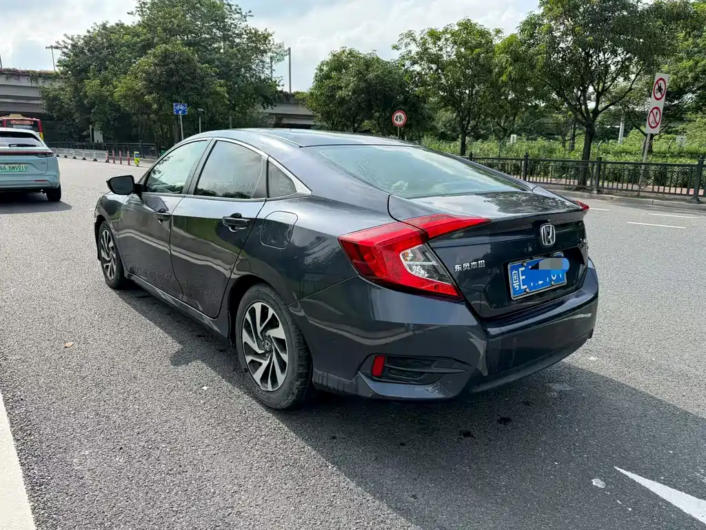Civic 220 TURBO CVT Luxury