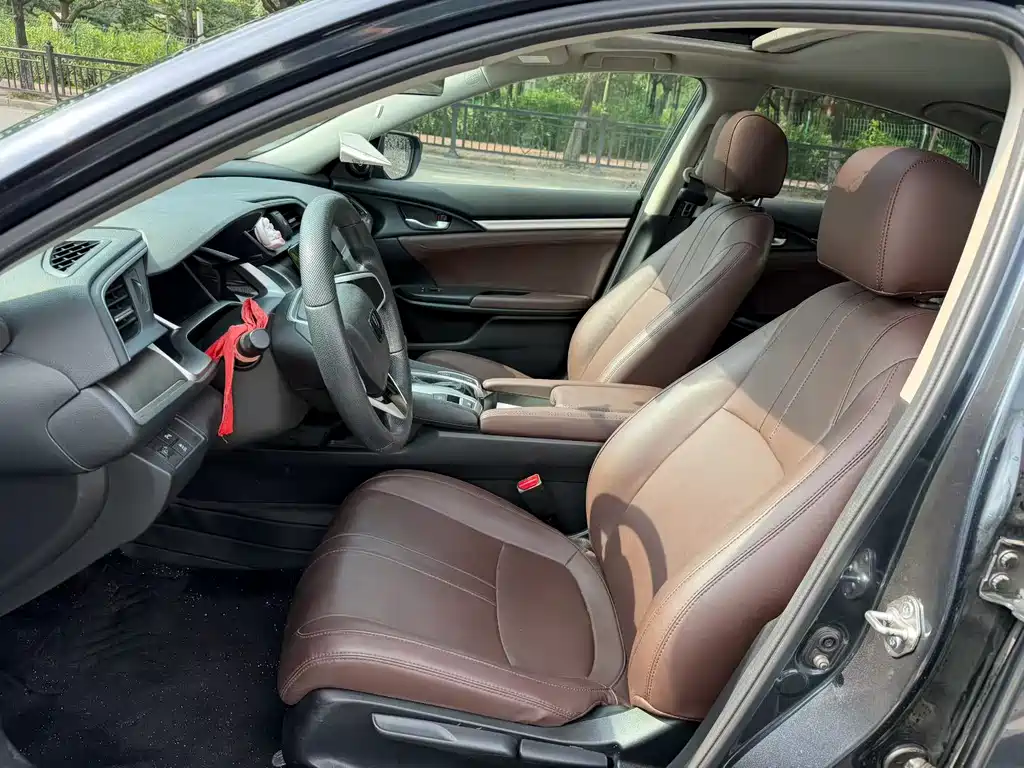 Civic 220 TURBO CVT Luxury