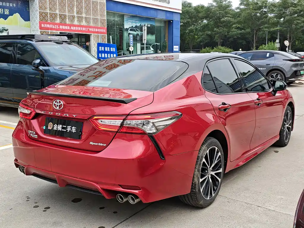 Camry 2.5 S Sharp Style