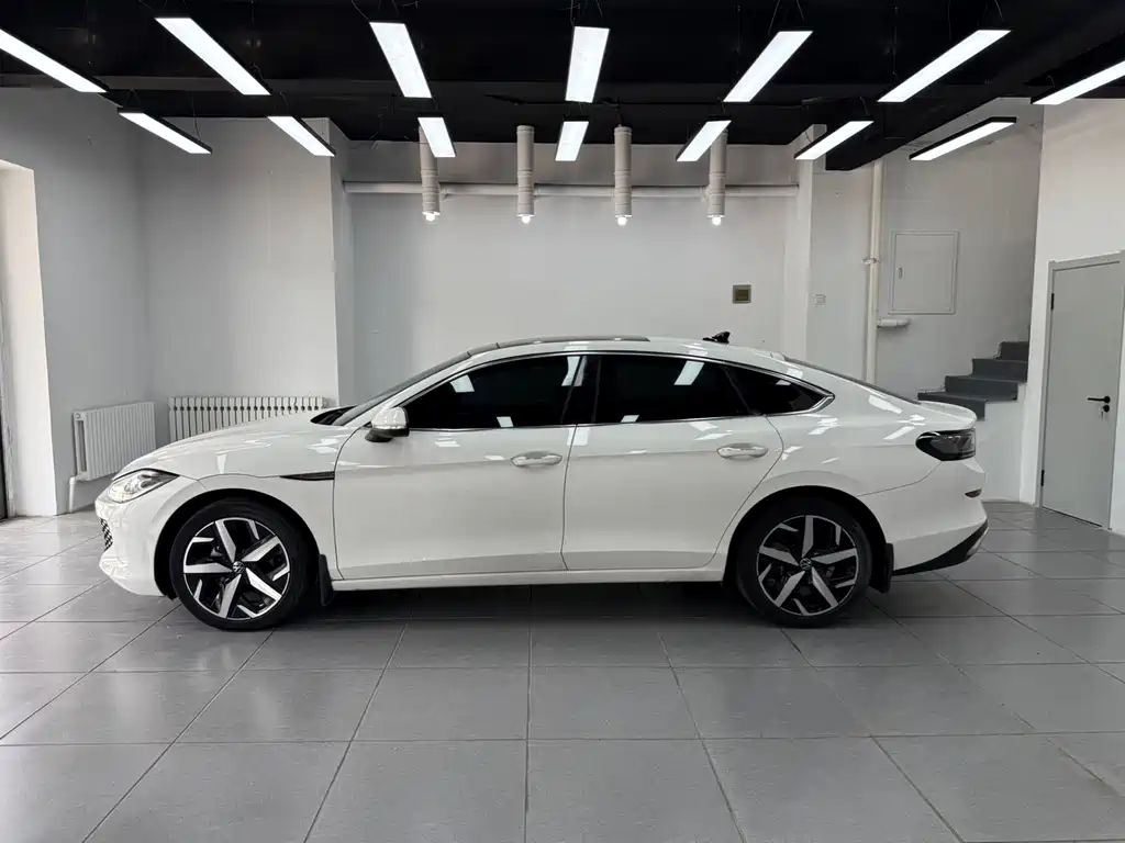 Lamando Lamando L 280 TSI DSG Spicy Cool