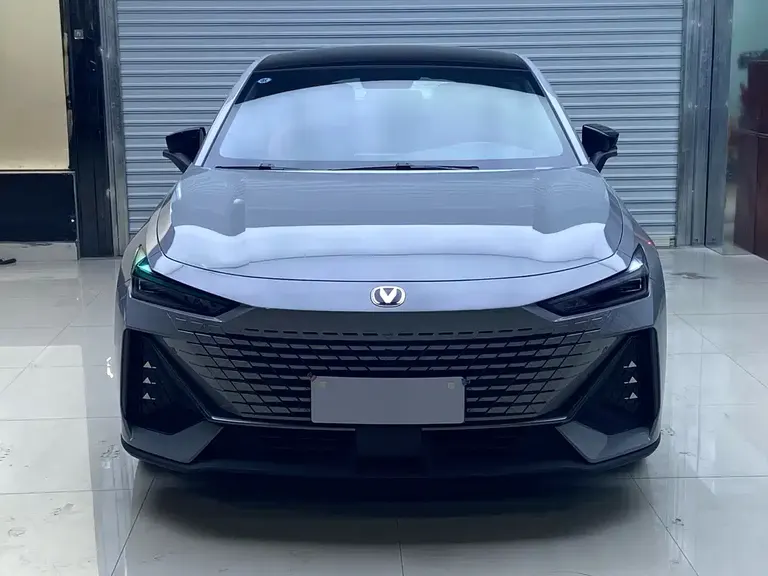 Changan UNI-V 1.5 T Distinguished