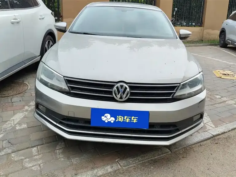 Volkswagen Sagitar 230 TSI Auto Luxury