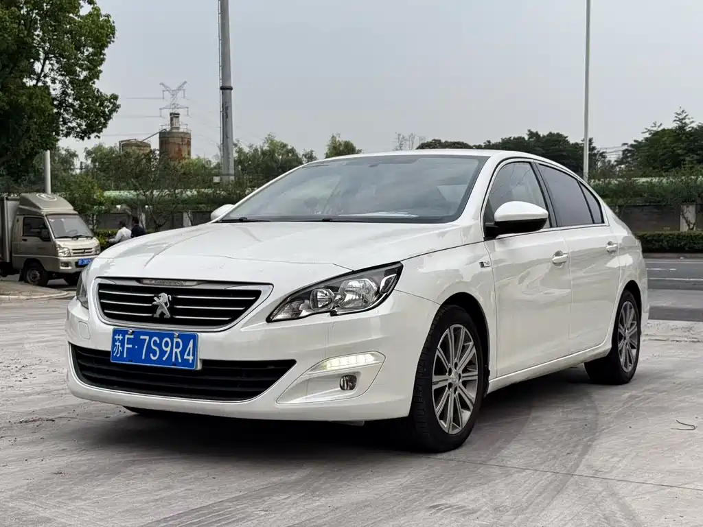 Peugeot 408 1.2 T Auto Luxury
