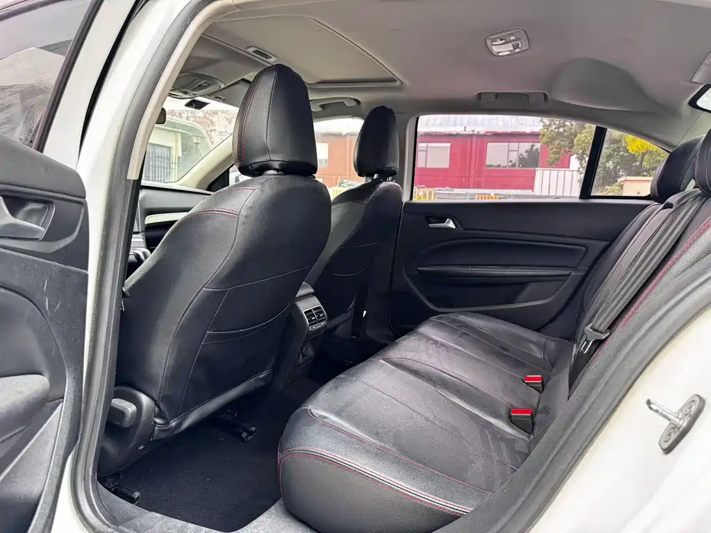 Peugeot 408 1.2 T Auto Luxury