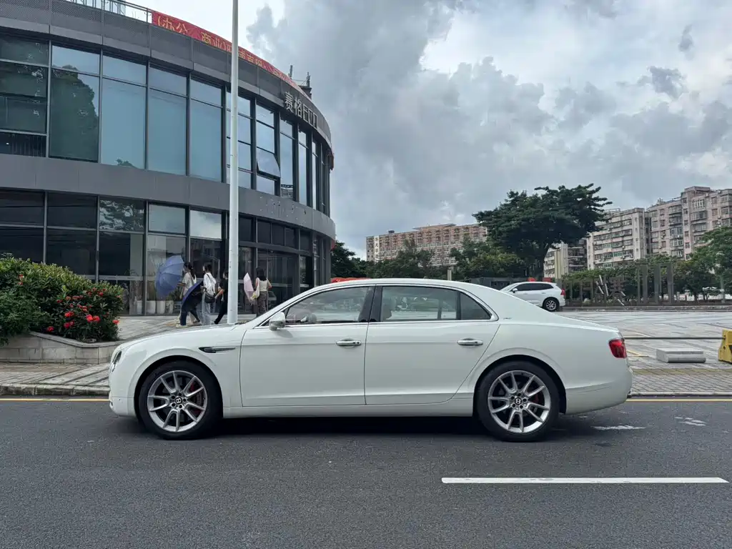 Flying Spur 4.0 T V8 S Standard