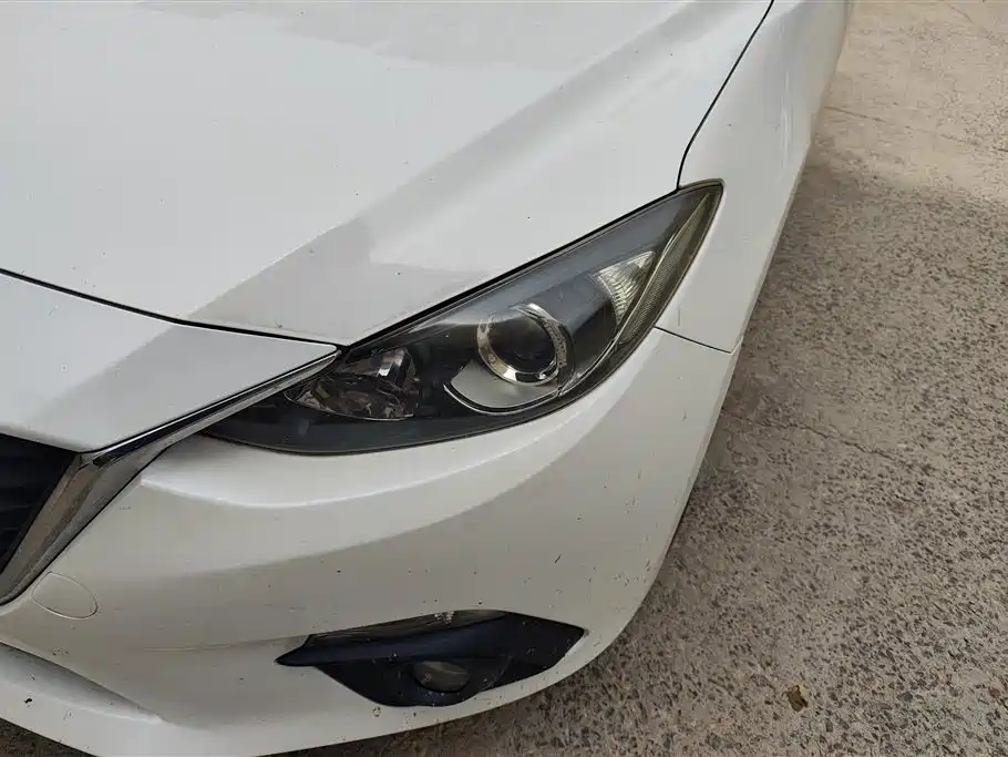 Mazda 3 Axela 马自达3 昂克赛拉 2016款 三厢 1.5 L 手动豪华型
