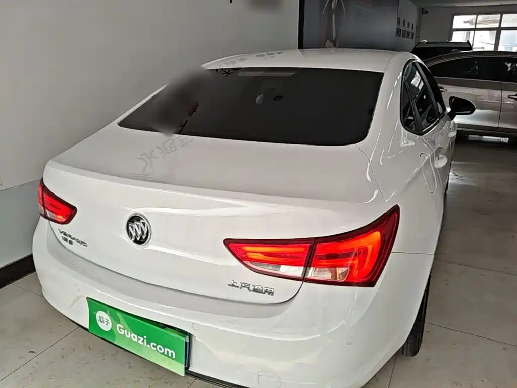 Verano Sedan 15 S Auto Leading